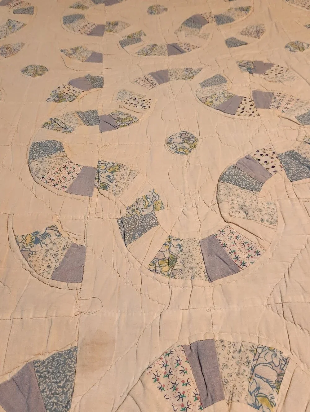 HANDMADE Patchwork Quilt Queen Full Vintage Floral Hand Quilted 85 x  87 Flaws